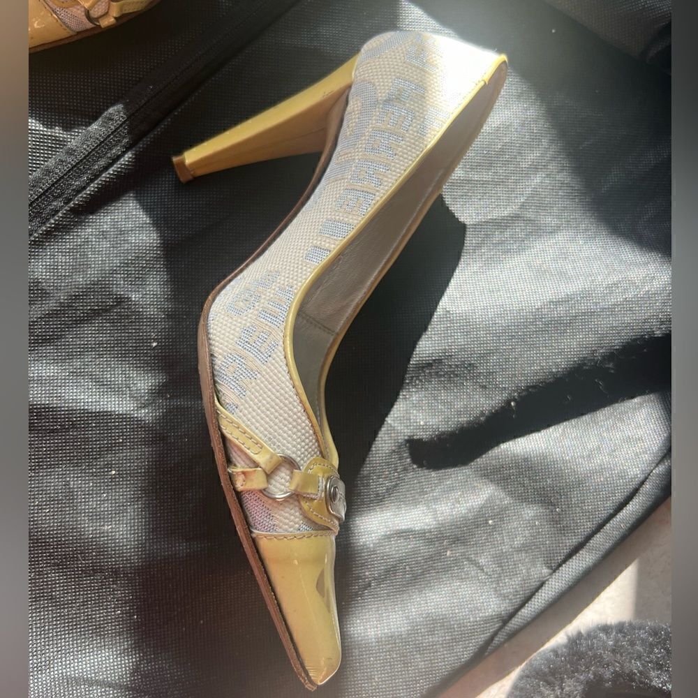 GIANFRANCO FERRE logo pumps Vintage Yellow Shoes